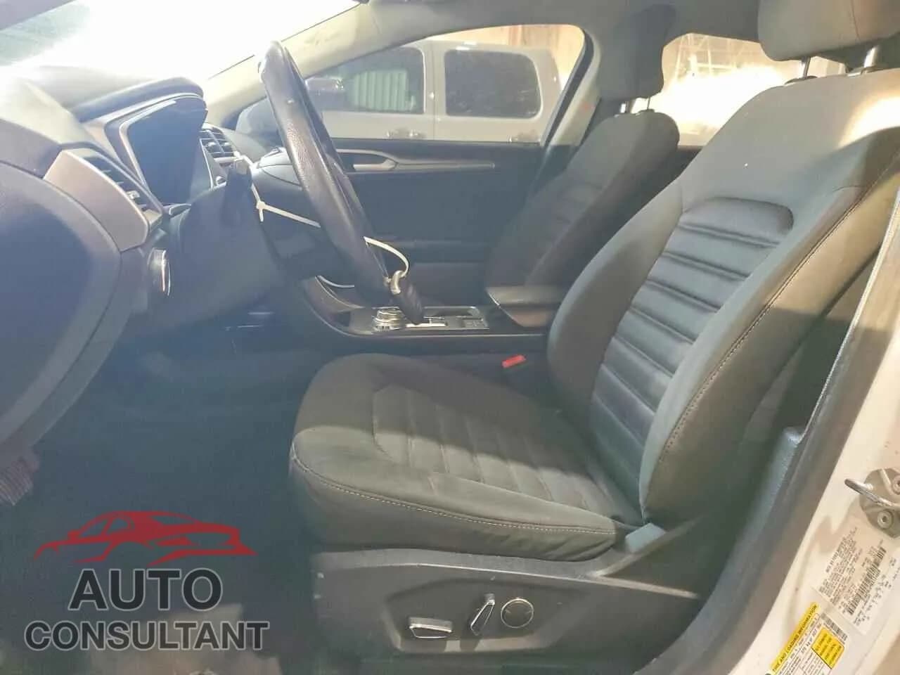 2019 FORD FUSION Damaged VIN 3FA6P0LU4KR124608 – exterior detail 2019 FORD FUSION Damaged VIN 3FA6P0LU4KR124608 – exterior detail