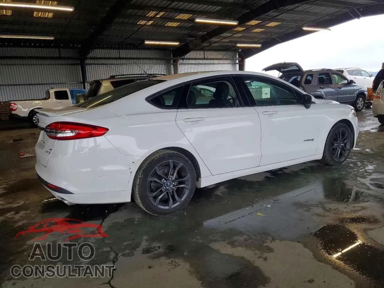 2018 FORD FUSION Damaged VIN 3FA6P0LU8JR155729 – side profile 2018 FORD FUSION Damaged VIN 3FA6P0LU8JR155729 – side profile