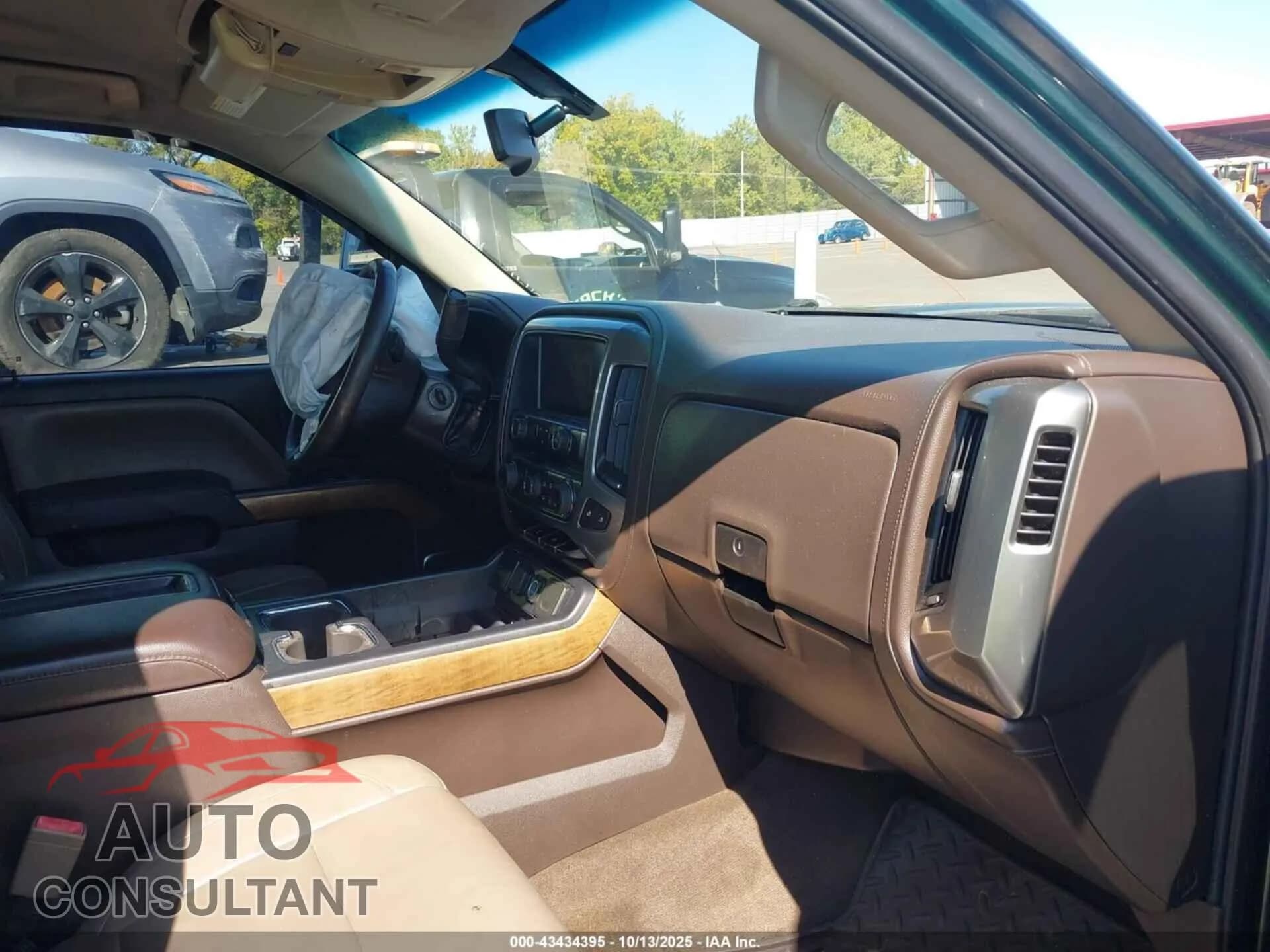 2014 CHEVROLET SILVERADO 1500 Damaged VIN 3GCPCSEC5EG504129 – interior seats 2014 CHEVROLET SILVERADO 1500 Damaged VIN 3GCPCSEC5EG504129 – interior seats