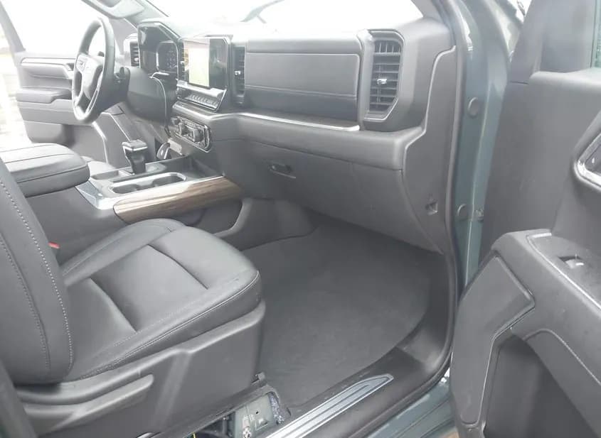 2025 CHEVROLET Silverado Used VIN 3GCUKDEDXSG215091 – dashboard 2025 CHEVROLET Silverado Used VIN 3GCUKDEDXSG215091 – dashboard