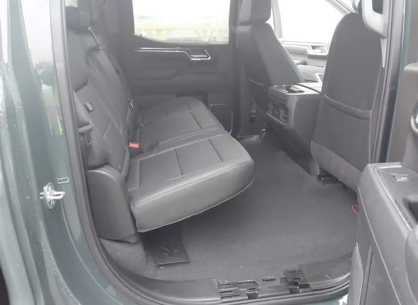 2025 CHEVROLET Silverado Used VIN 3GCUKDEDXSG215091 – trunk area 2025 CHEVROLET Silverado Used VIN 3GCUKDEDXSG215091 – trunk area