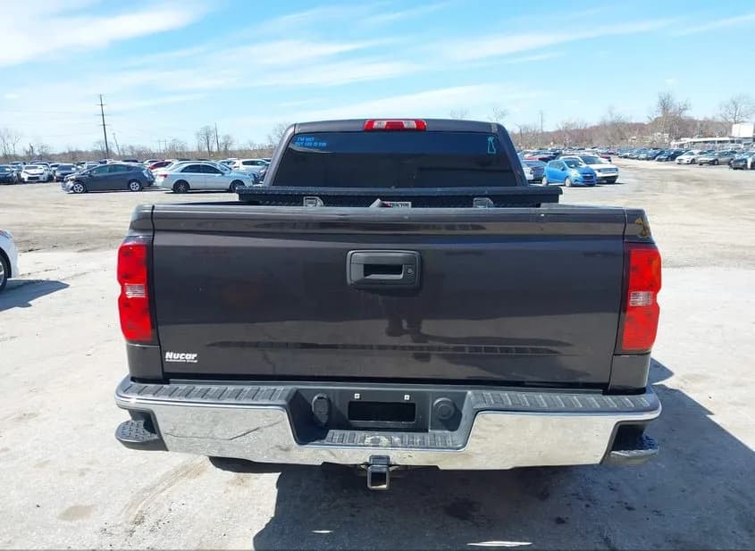 2016 CHEVROLET Silverado Used VIN 3GCUKREH2GG162880 – trunk area 2016 CHEVROLET Silverado Used VIN 3GCUKREH2GG162880 – trunk area