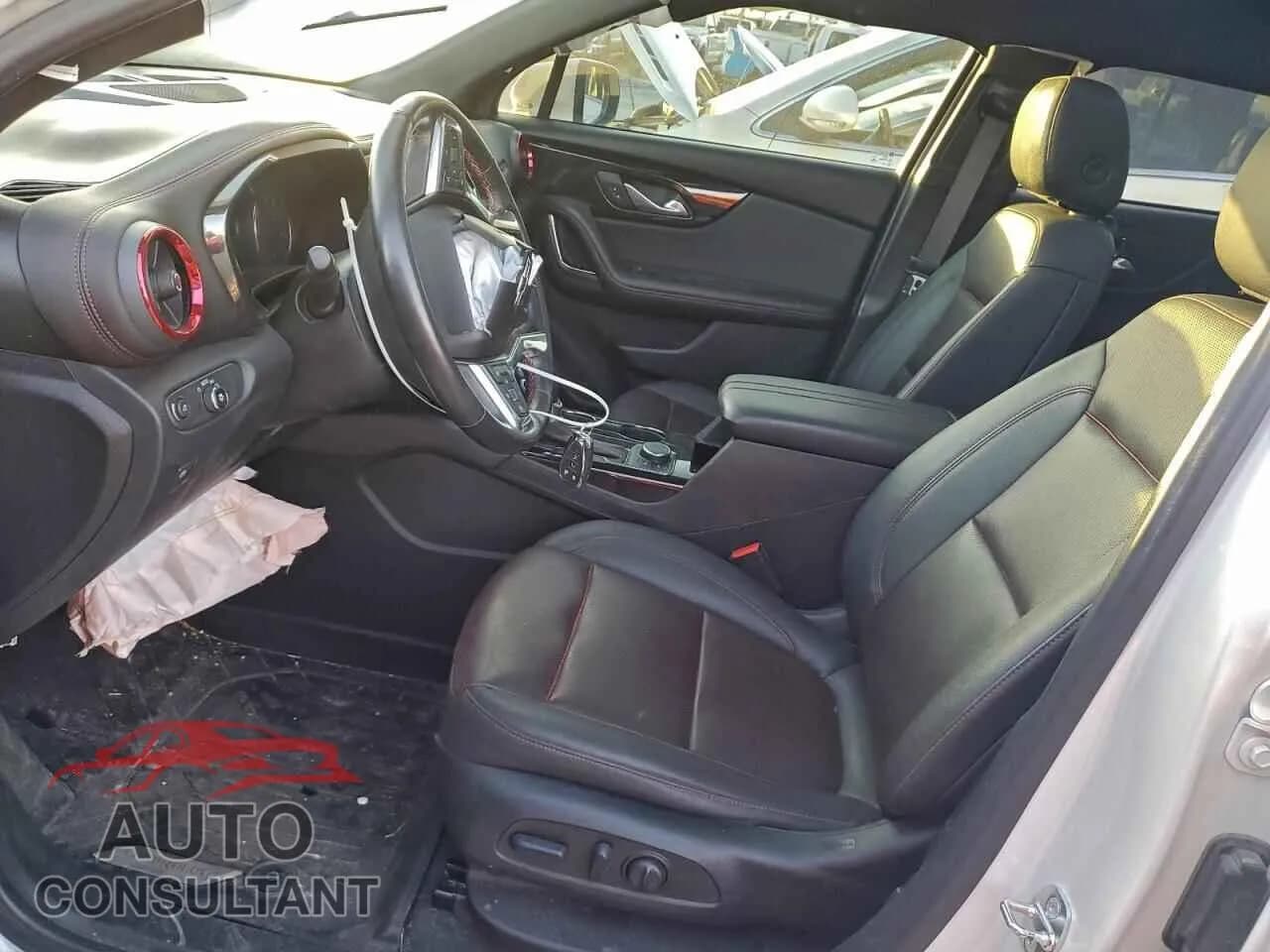 2022 CHEVROLET BLAZER Damaged VIN 3GNKBKRS3NS195747 – exterior detail 2022 CHEVROLET BLAZER Damaged VIN 3GNKBKRS3NS195747 – exterior detail