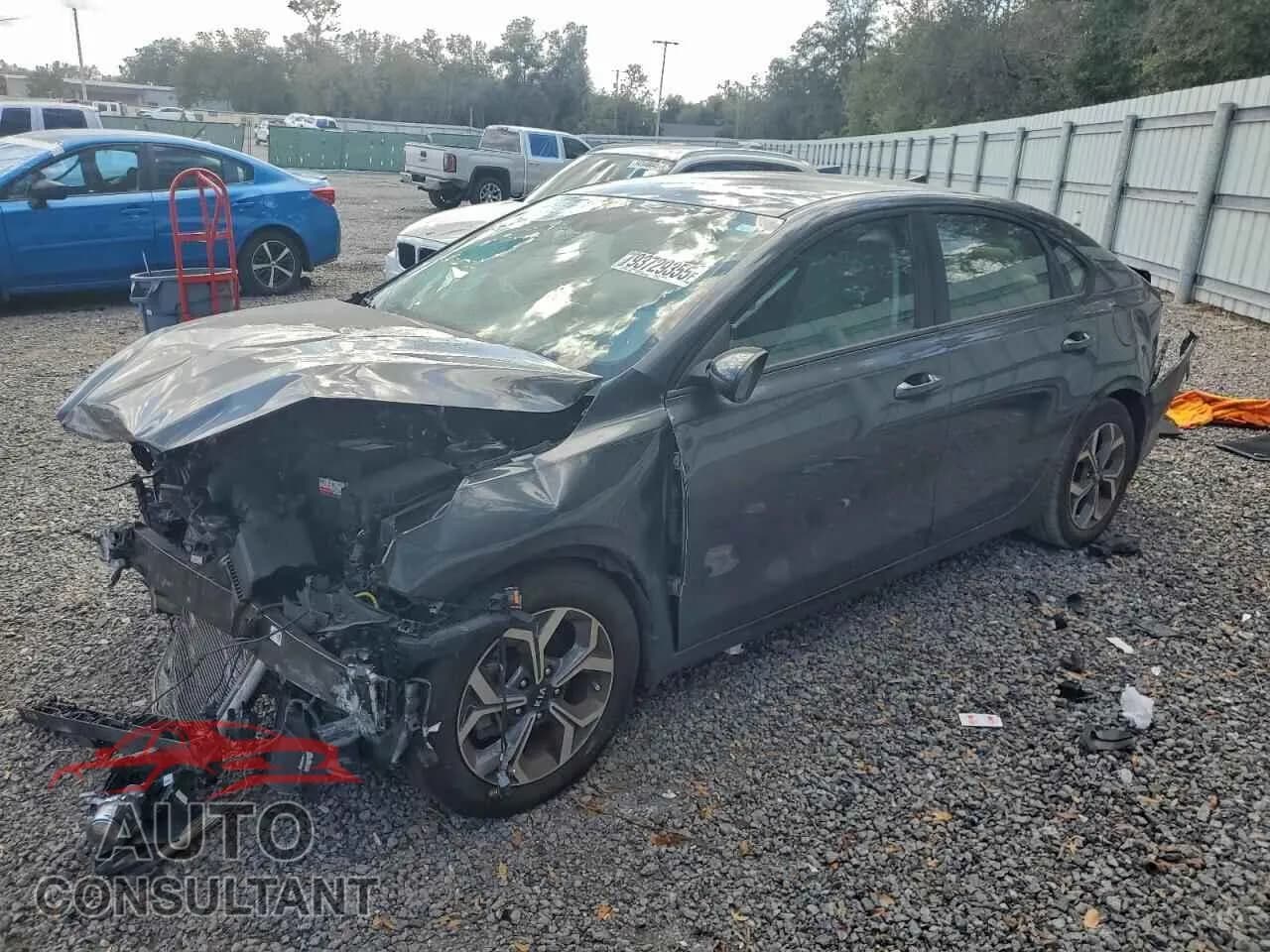 2020 KIA FORTE Damaged VIN 3KPF24AD3LE164822 – front exterior 2020 KIA FORTE Damaged VIN 3KPF24AD3LE164822 – front exterior