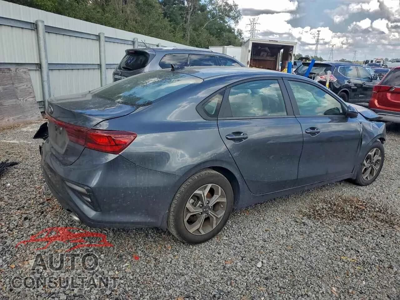 2020 KIA FORTE Damaged VIN 3KPF24AD3LE164822 – side profile 2020 KIA FORTE Damaged VIN 3KPF24AD3LE164822 – side profile