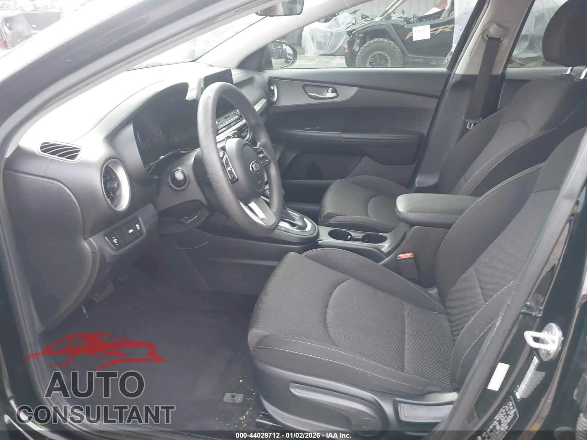 2019 KIA FORTE Damaged VIN 3KPF24AD5KE092746 – interior seats 2019 KIA FORTE Damaged VIN 3KPF24AD5KE092746 – interior seats