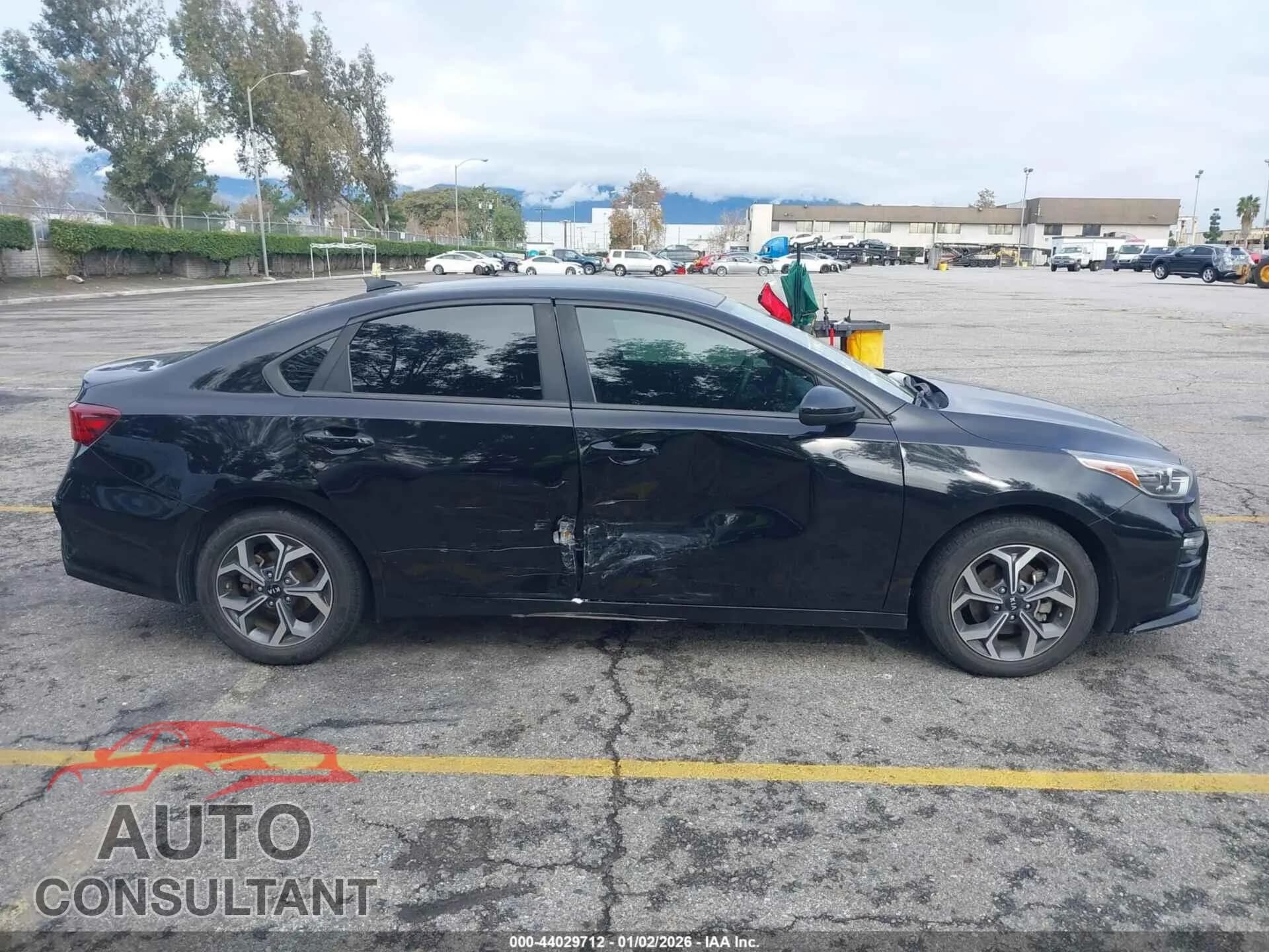 2019 KIA FORTE Damaged VIN 3KPF24AD5KE092746 – photo 13 2019 KIA FORTE Damaged VIN 3KPF24AD5KE092746 – photo 13