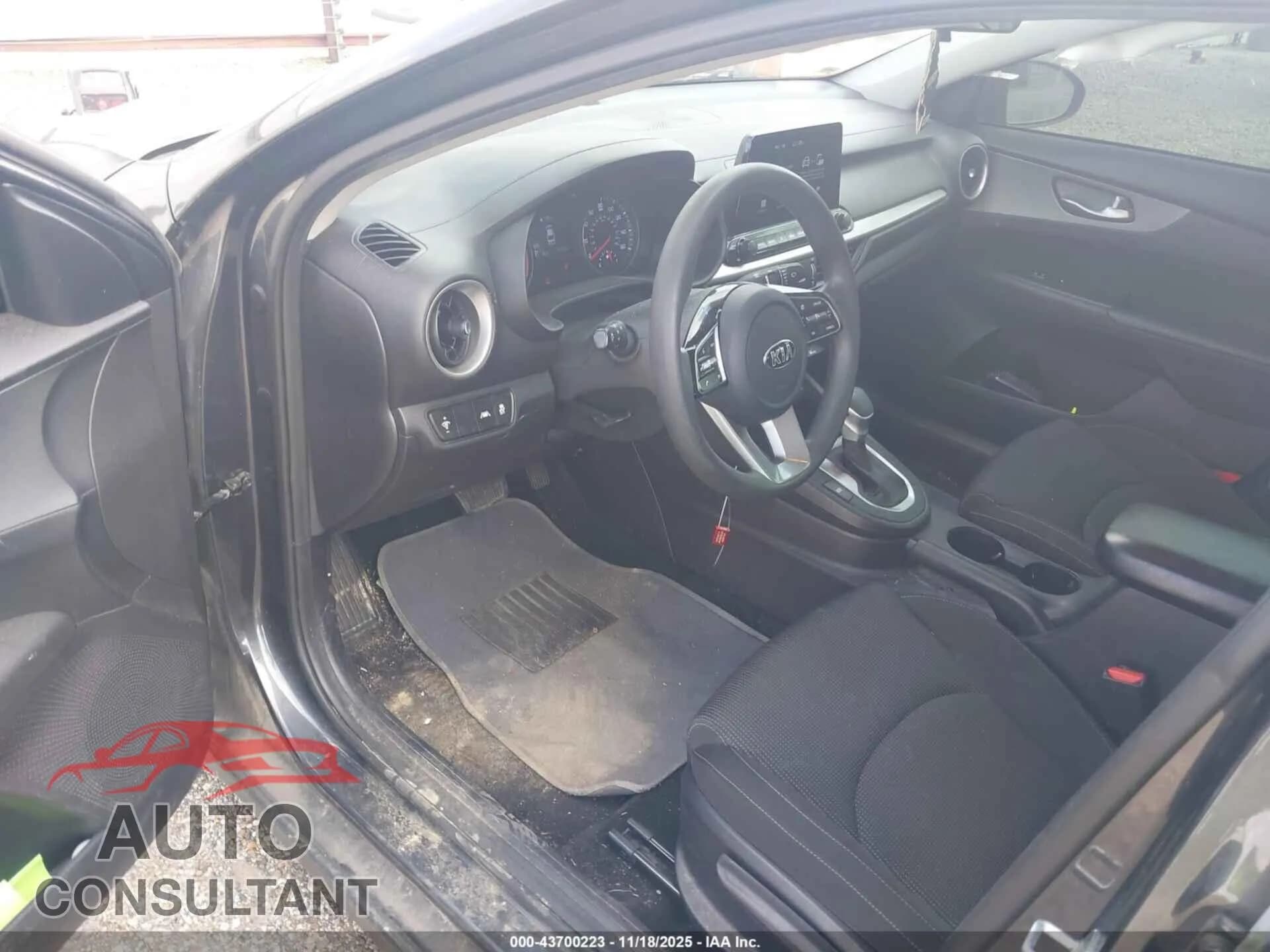 2021 KIA FORTE Damaged VIN 3KPF24AD8ME393255 – photo 19 2021 KIA FORTE Damaged VIN 3KPF24AD8ME393255 – photo 19