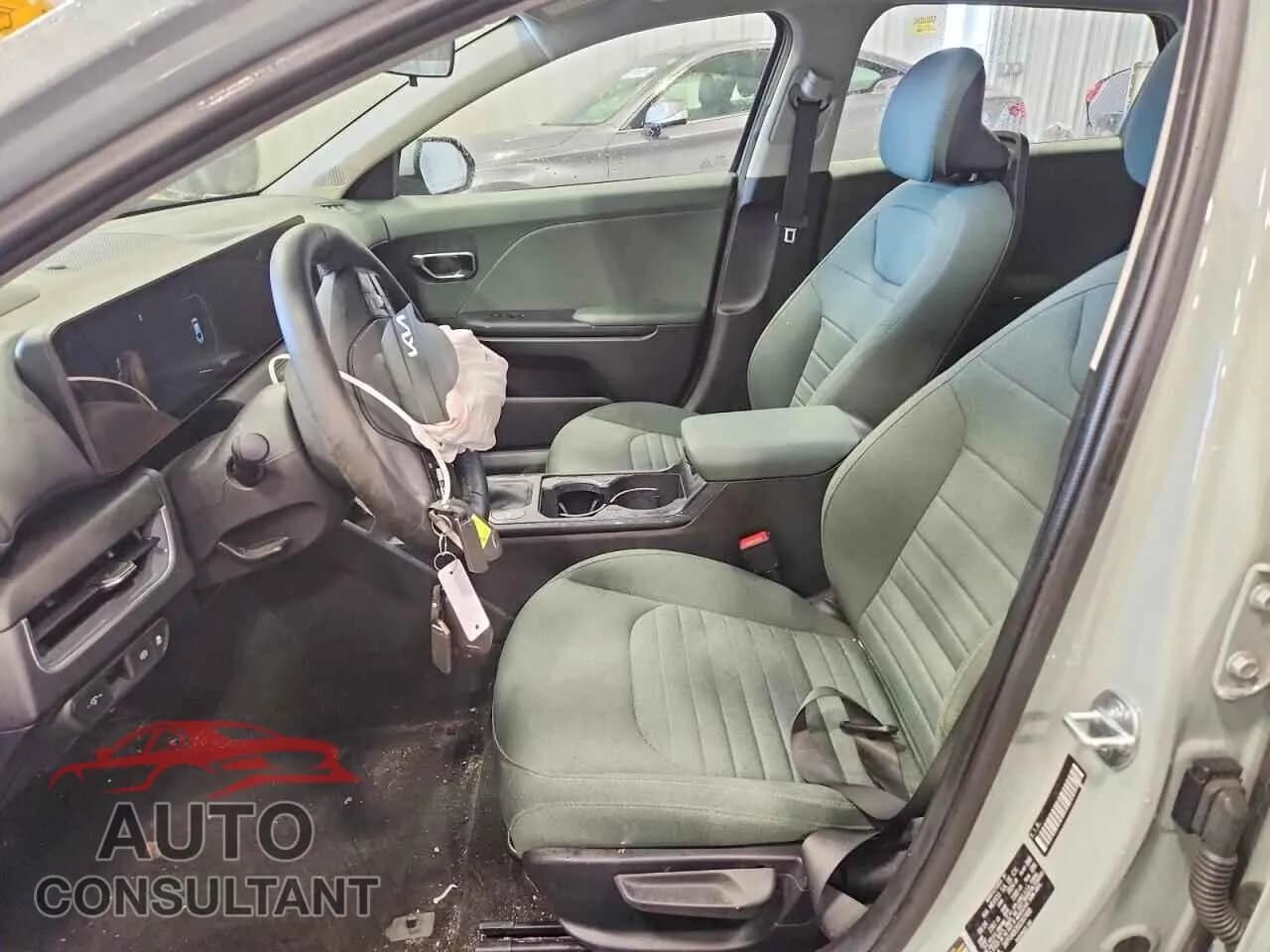 2025 KIA K4 EX Damaged VIN 3KPFU4DE8SE007493 – exterior detail 2025 KIA K4 EX Damaged VIN 3KPFU4DE8SE007493 – exterior detail