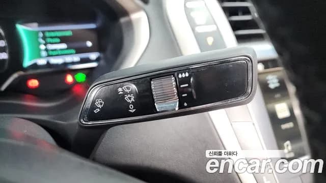 2019 Lincoln New MKZ Hybrid Sold VIN 3LN6L5MU6KR610401 – trunk area 2019 Lincoln New MKZ Hybrid Sold VIN 3LN6L5MU6KR610401 – trunk area
