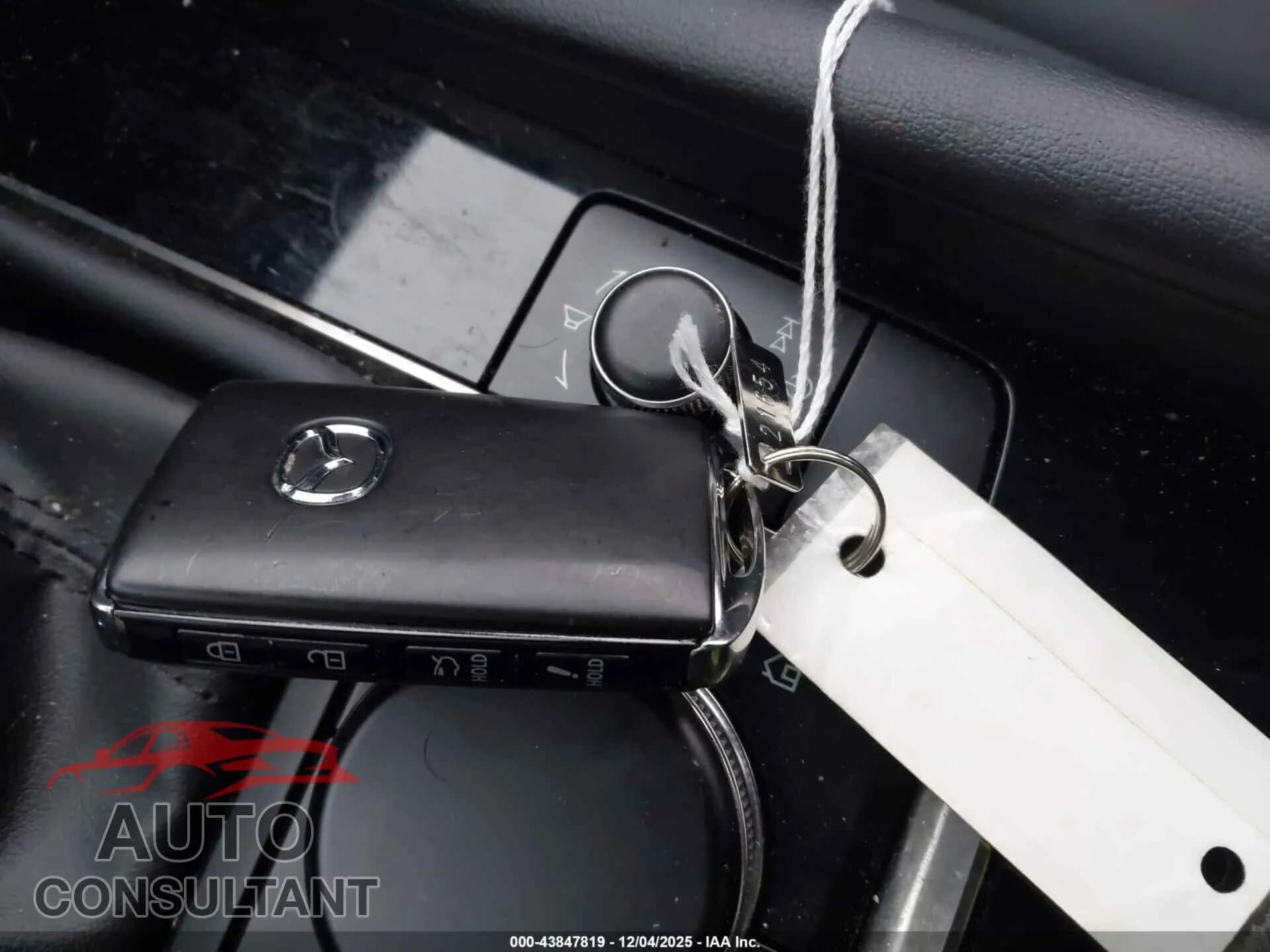 2025 MAZDA MAZDA3 Damaged VIN 3MZBPACM4SM473857 – photo 11 2025 MAZDA MAZDA3 Damaged VIN 3MZBPACM4SM473857 – photo 11