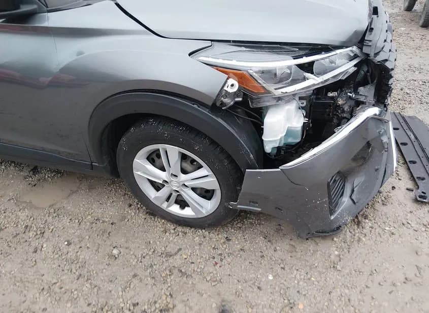 2023 NISSAN Kicks Used VIN 3N1CP5BV8PL534202 – trunk area 2023 NISSAN Kicks Used VIN 3N1CP5BV8PL534202 – trunk area