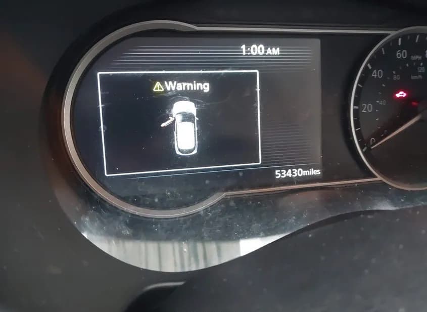 2019 NISSAN Kicks Used VIN 3N1CP5CU8KL514255 – trunk area 2019 NISSAN Kicks Used VIN 3N1CP5CU8KL514255 – trunk area