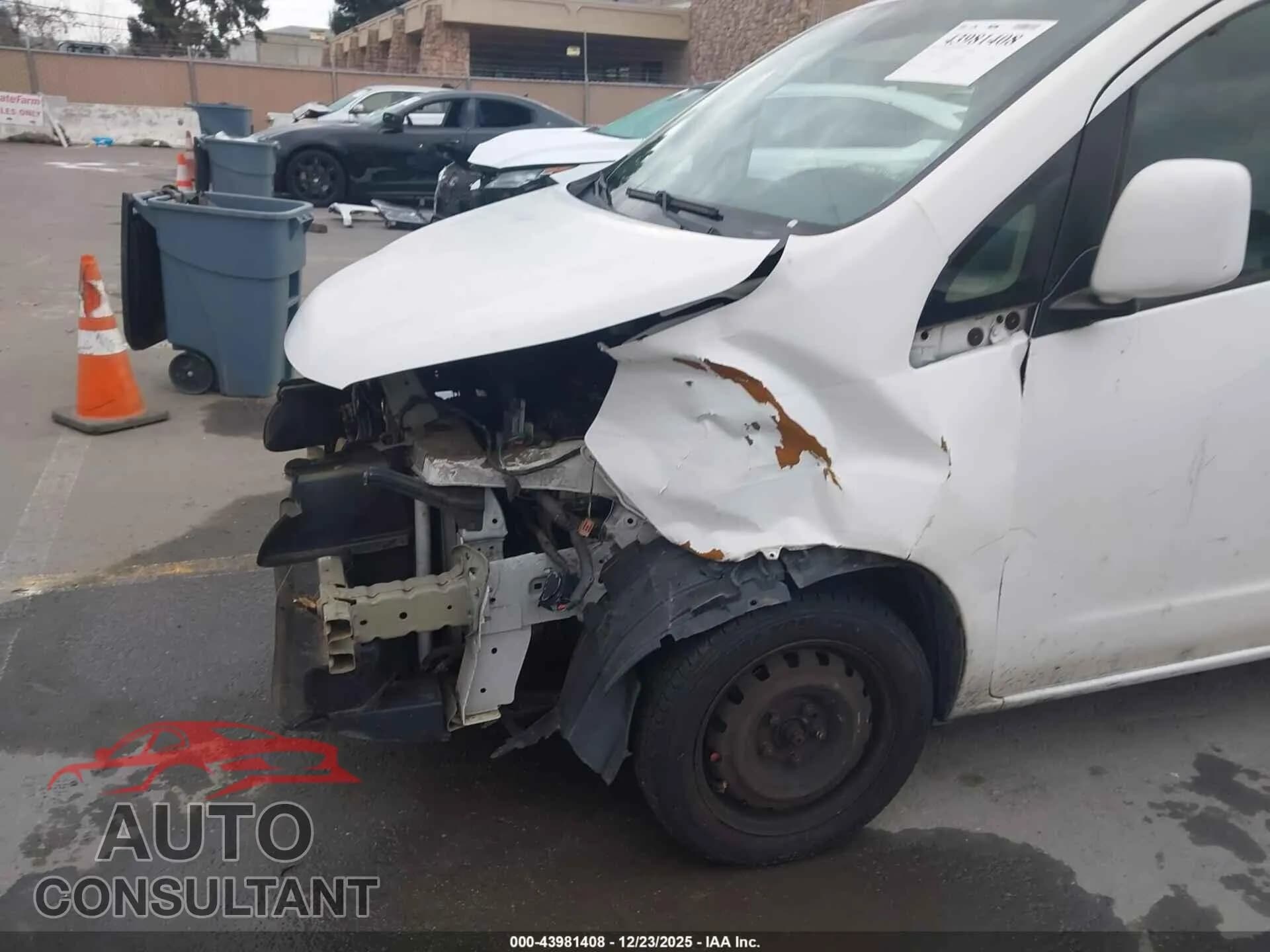 2015 NISSAN NV200 Damaged VIN 3N6CM0KN6FK719777 – engine bay 2015 NISSAN NV200 Damaged VIN 3N6CM0KN6FK719777 – engine bay