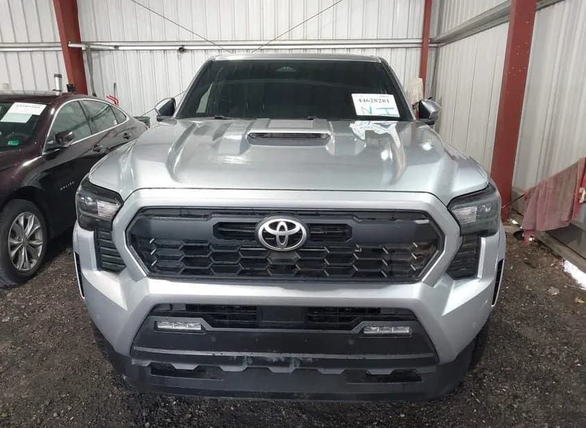 2024 TOYOTA TACOMA Used VIN 3TMLB5JNXRM036979 – photo 13 2024 TOYOTA TACOMA Used VIN 3TMLB5JNXRM036979 – photo 13