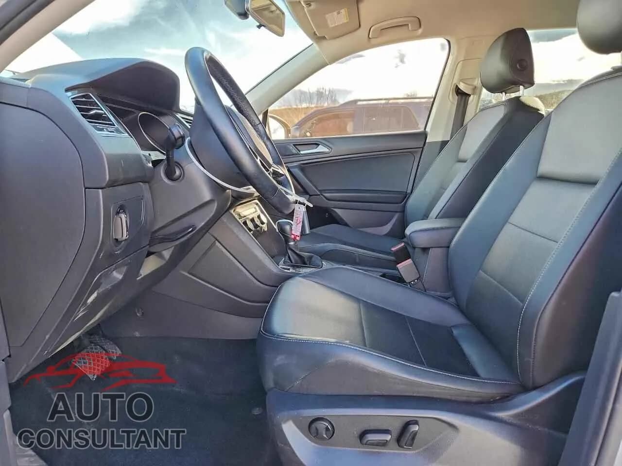 2019 VOLKSWAGEN TIGUAN Damaged VIN 3VV2B7AX0KM184221 – exterior detail 2019 VOLKSWAGEN TIGUAN Damaged VIN 3VV2B7AX0KM184221 – exterior detail