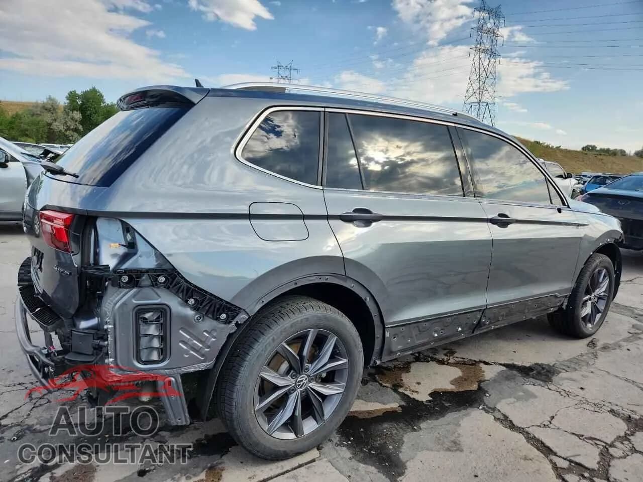 2023 VOLKSWAGEN TIGUAN Damaged VIN 3VV2B7AXXPM031501 – side profile 2023 VOLKSWAGEN TIGUAN Damaged VIN 3VV2B7AXXPM031501 – side profile