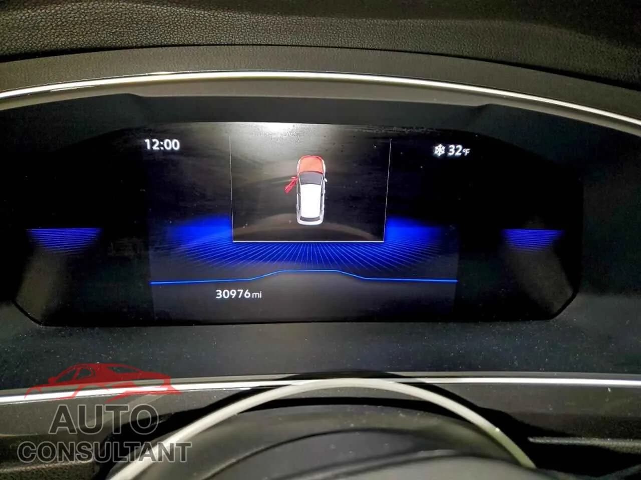 2024 VOLKSWAGEN TIGUAN Used VIN 3VV3B7AX7RM204320 – trunk area 2024 VOLKSWAGEN TIGUAN Used VIN 3VV3B7AX7RM204320 – trunk area