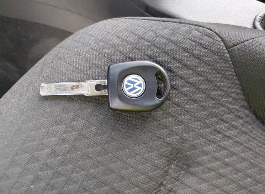 2016 VOLKSWAGEN Jetta Used VIN 3VW167AJ1GM338093 – engine bay 2016 VOLKSWAGEN Jetta Used VIN 3VW167AJ1GM338093 – engine bay