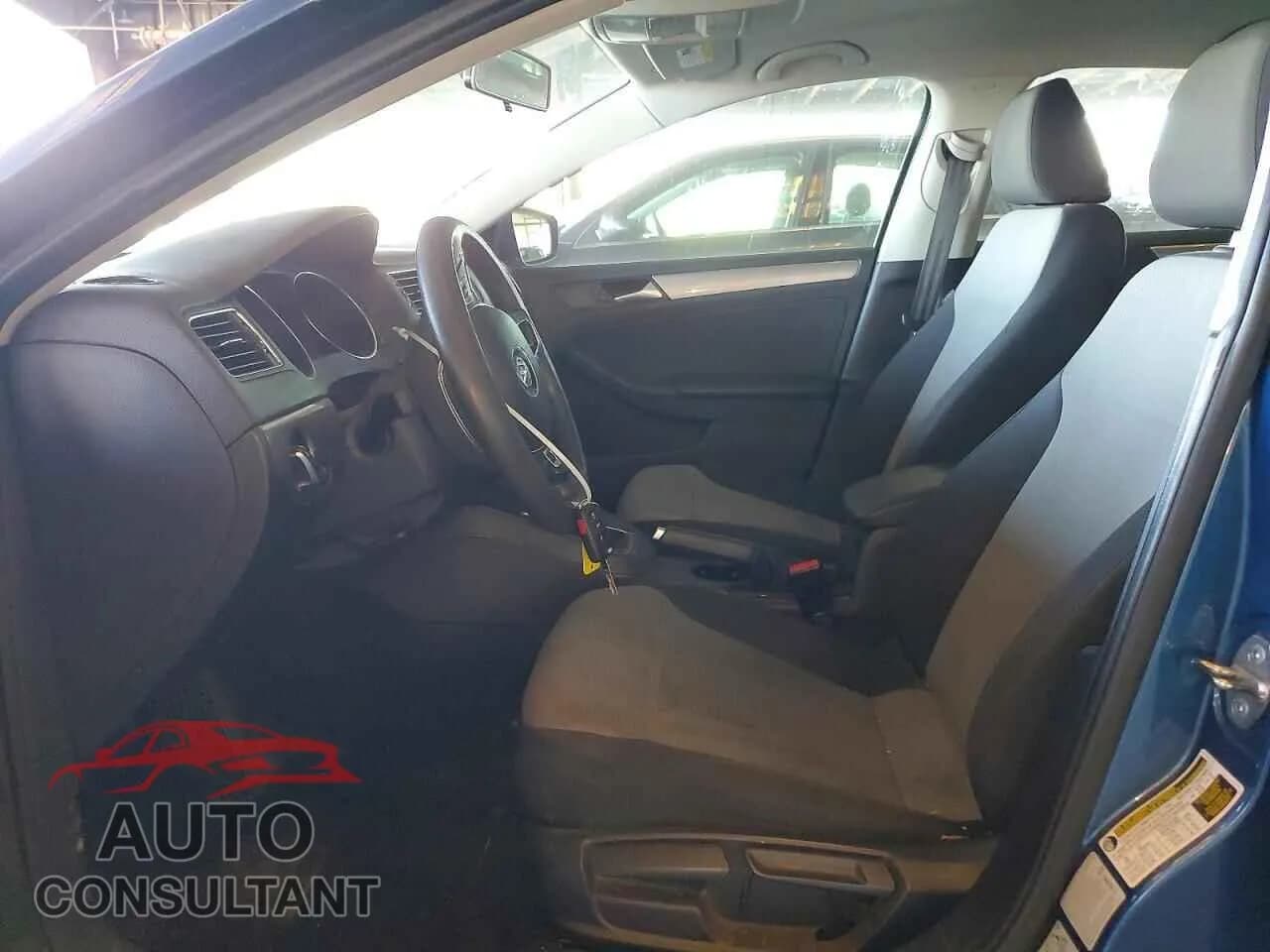 2017 VOLKSWAGEN JETTA Damaged VIN 3VW2B7AJ2HM281727 – exterior detail 2017 VOLKSWAGEN JETTA Damaged VIN 3VW2B7AJ2HM281727 – exterior detail