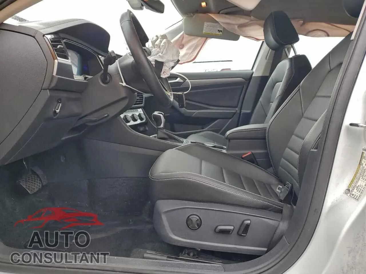 2024 VOLKSWAGEN JETTA Damaged VIN 3VW7M7BU5RM028573 – exterior detail 2024 VOLKSWAGEN JETTA Damaged VIN 3VW7M7BU5RM028573 – exterior detail