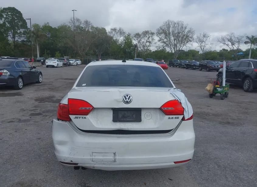 2013 VOLKSWAGEN Jetta Used VIN 3VWDP7AJ7DM448958 – side profile 2013 VOLKSWAGEN Jetta Used VIN 3VWDP7AJ7DM448958 – side profile