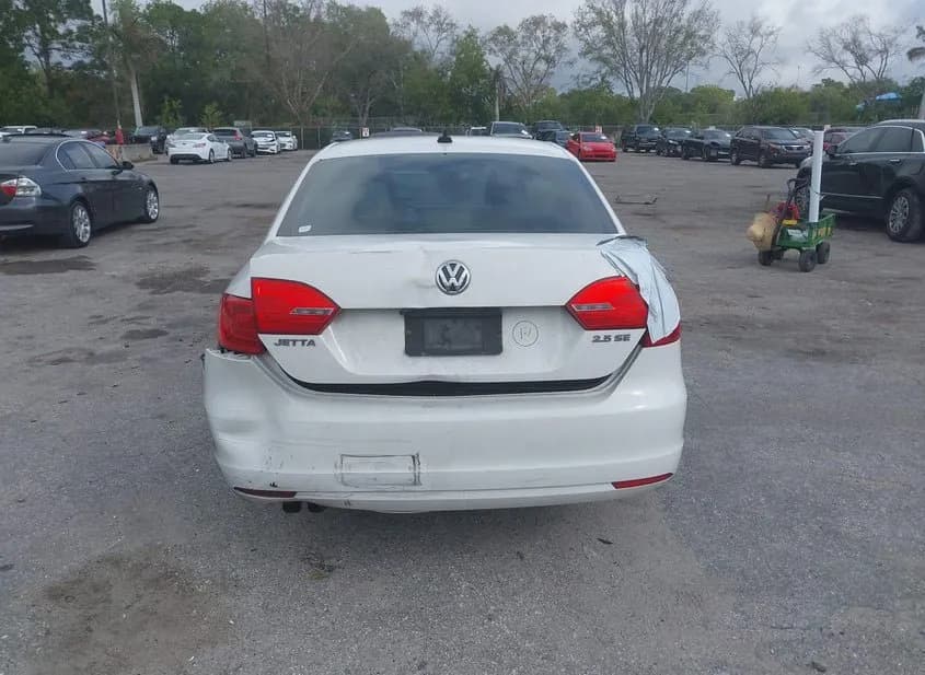 2013 VOLKSWAGEN Jetta Used VIN 3VWDP7AJ7DM448958 – interior seats 2013 VOLKSWAGEN Jetta Used VIN 3VWDP7AJ7DM448958 – interior seats