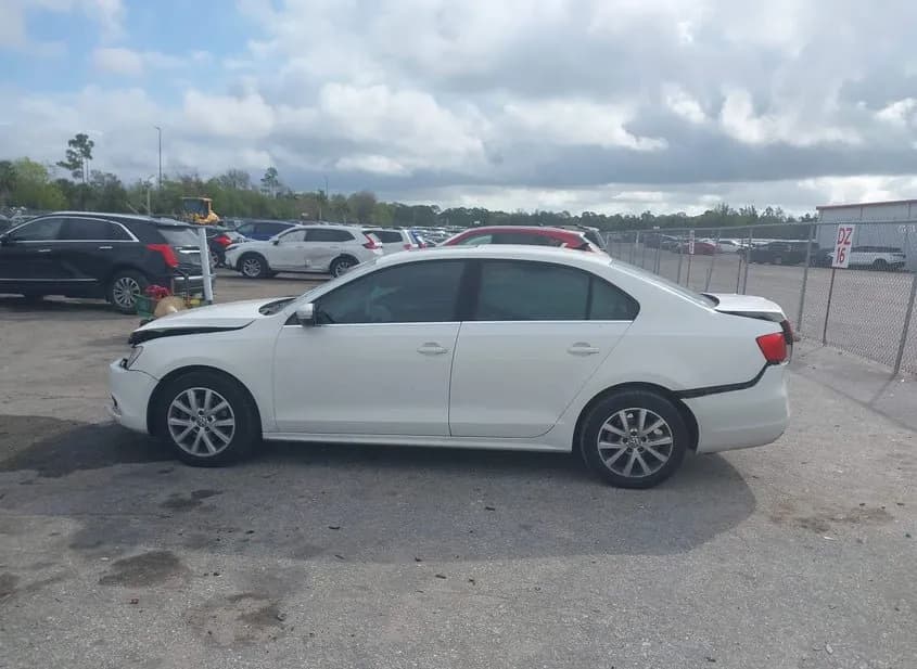 2013 VOLKSWAGEN Jetta Used VIN 3VWDP7AJ7DM448958 – photo 14 2013 VOLKSWAGEN Jetta Used VIN 3VWDP7AJ7DM448958 – photo 14