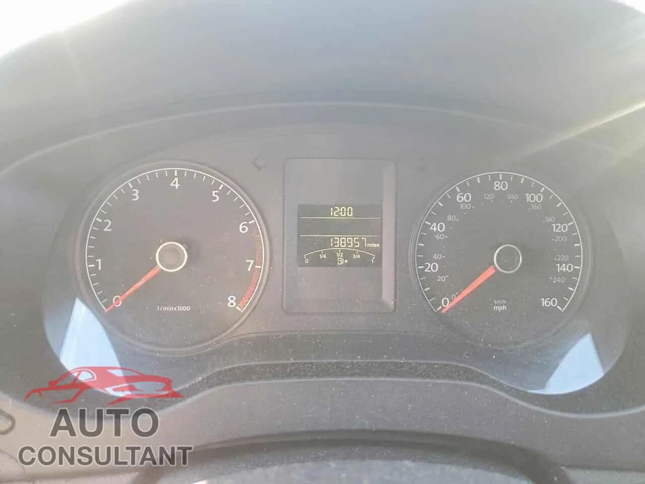 2011 VOLKSWAGEN JETTA Damaged VIN 3VWDZ7AJ0BM306538 – trunk area 2011 VOLKSWAGEN JETTA Damaged VIN 3VWDZ7AJ0BM306538 – trunk area