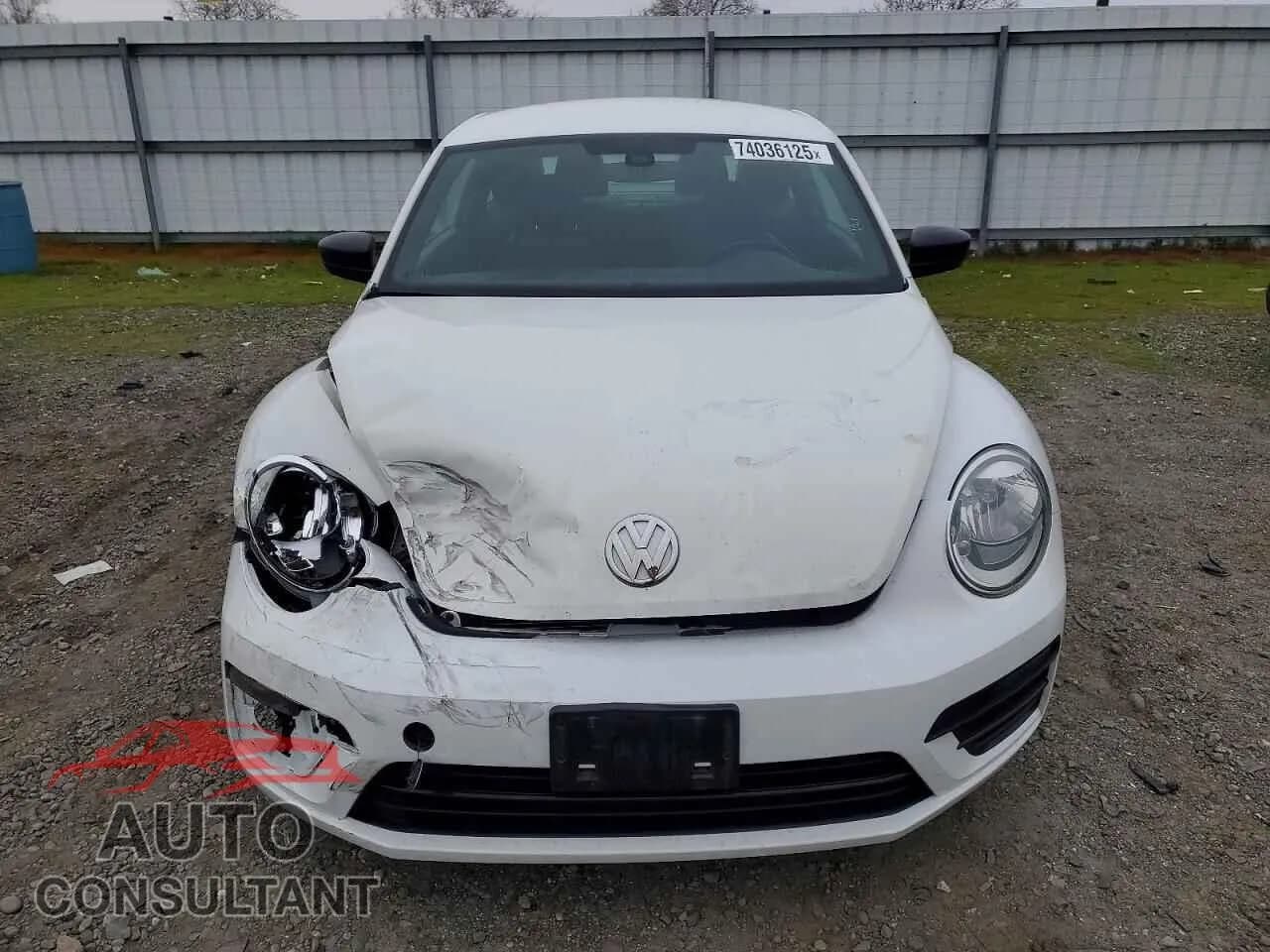 2017 VOLKSWAGEN BEETLE Damaged VIN 3VWF17ATXHM607392 – interior seats 2017 VOLKSWAGEN BEETLE Damaged VIN 3VWF17ATXHM607392 – interior seats