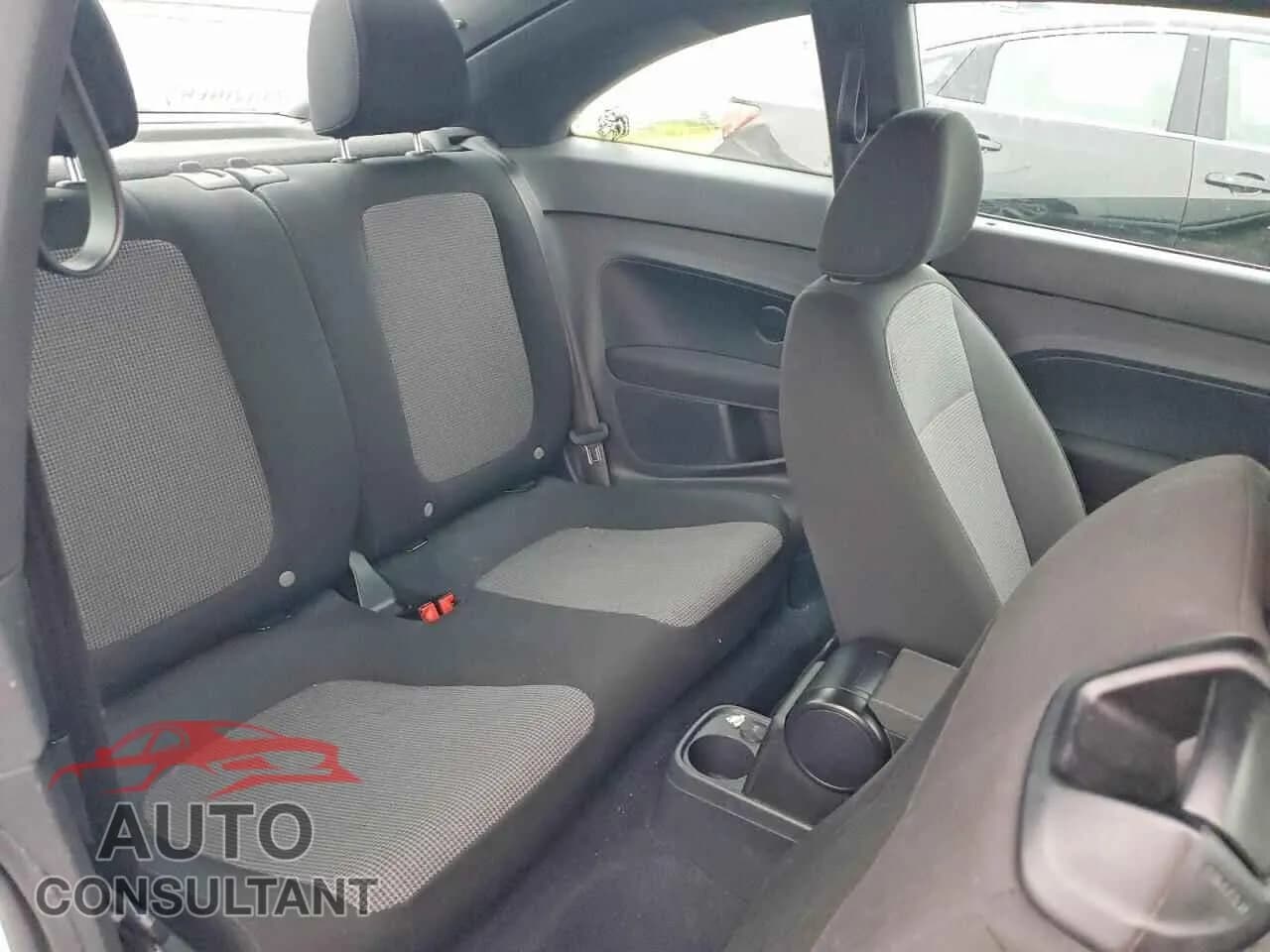 2017 VOLKSWAGEN BEETLE Damaged VIN 3VWF17ATXHM607392 – odometer reading 2017 VOLKSWAGEN BEETLE Damaged VIN 3VWF17ATXHM607392 – odometer reading