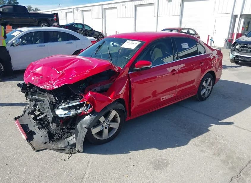 2014 VOLKSWAGEN Jetta Used VIN 3VWLL7AJ3EM316028 – engine bay 2014 VOLKSWAGEN Jetta Used VIN 3VWLL7AJ3EM316028 – engine bay