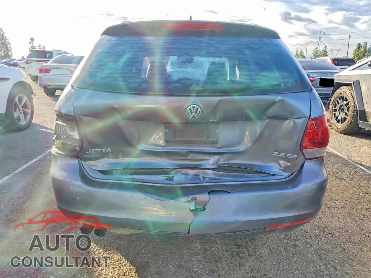 2010 VOLKSWAGEN JETTA Damaged VIN 3VWPZ7AJ6AM688294 – engine bay 2010 VOLKSWAGEN JETTA Damaged VIN 3VWPZ7AJ6AM688294 – engine bay