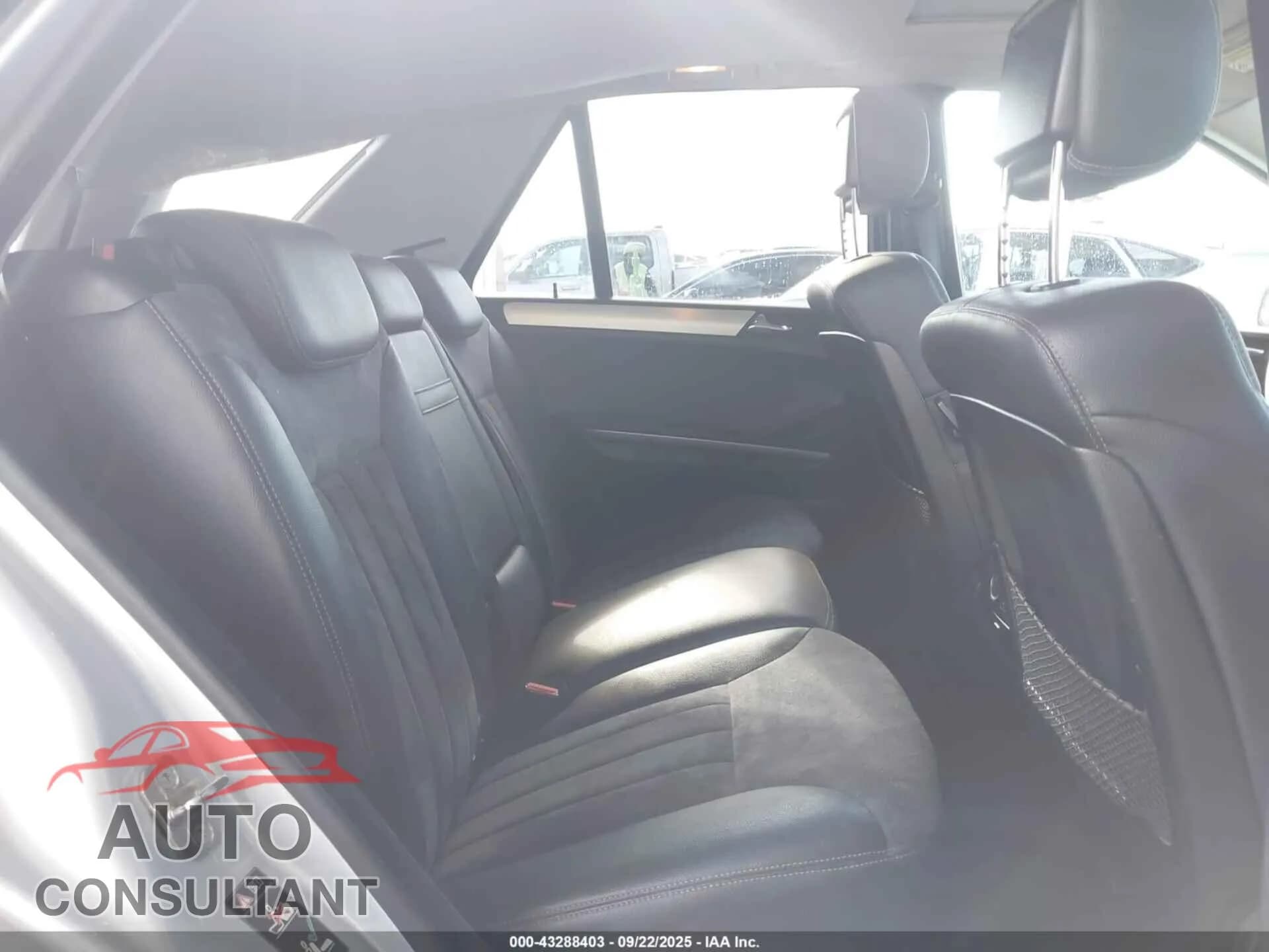 2006 MERCEDES-BENZ ML 500 Damaged VIN 4JGBB75E36A068260 – undercarriage 2006 MERCEDES-BENZ ML 500 Damaged VIN 4JGBB75E36A068260 – undercarriage