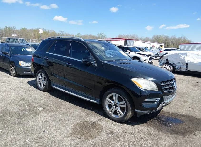 2012 MERCEDES-BENZ ML-Class Used VIN 4JGDA2EB8CA056377 – interior seats 2012 MERCEDES-BENZ ML-Class Used VIN 4JGDA2EB8CA056377 – interior seats