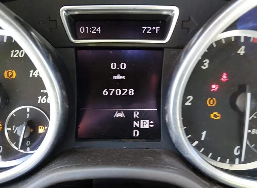 2012 MERCEDES-BENZ ML-Class Used VIN 4JGDA2EB8CA056377 – engine bay 2012 MERCEDES-BENZ ML-Class Used VIN 4JGDA2EB8CA056377 – engine bay