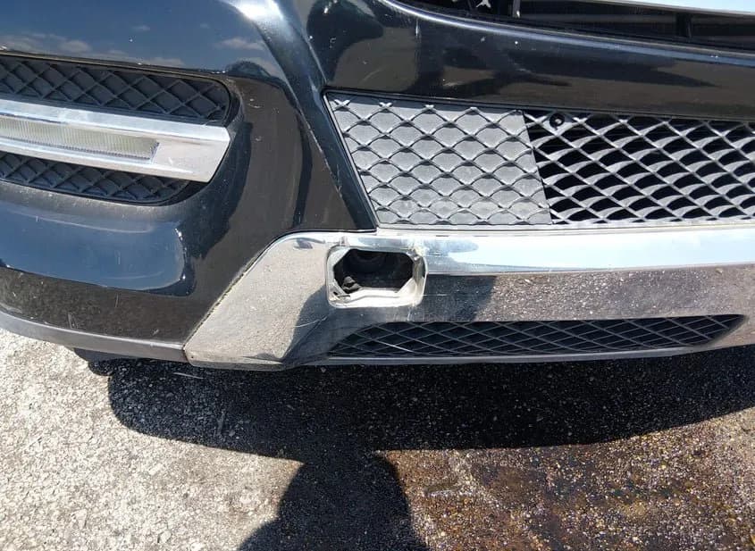 2012 MERCEDES-BENZ ML-Class Used VIN 4JGDA2EB8CA056377 – exterior detail 2012 MERCEDES-BENZ ML-Class Used VIN 4JGDA2EB8CA056377 – exterior detail