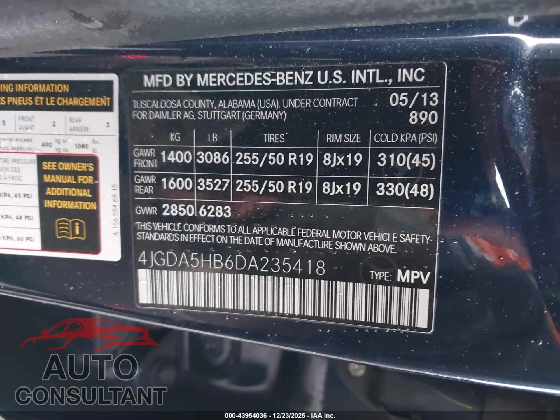 2013 MERCEDES-BENZ ML 350 Damaged VIN 4JGDA5HB6DA235418 – trunk area 2013 MERCEDES-BENZ ML 350 Damaged VIN 4JGDA5HB6DA235418 – trunk area