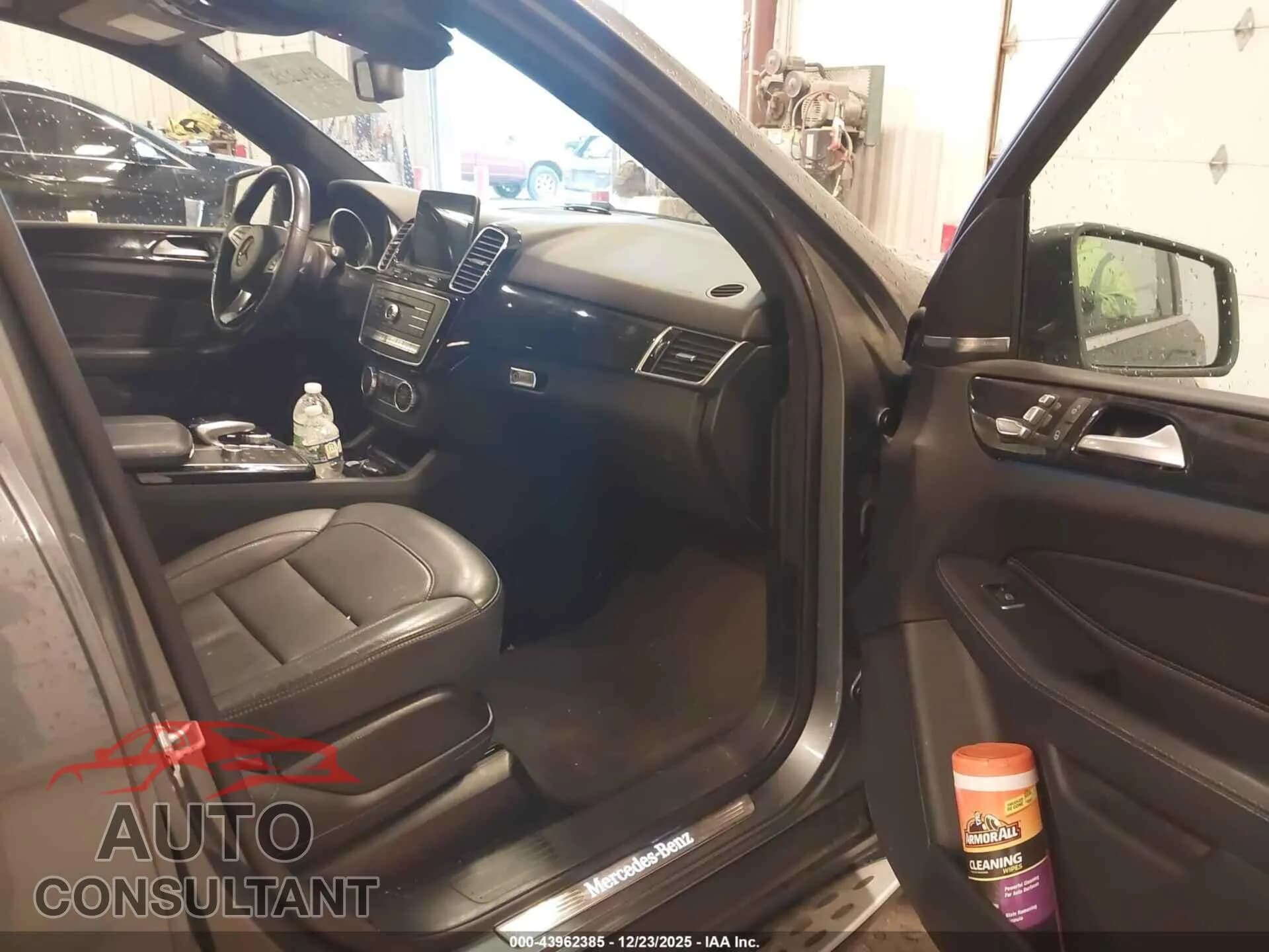 2017 MERCEDES-BENZ GLE 350 Damaged VIN 4JGDA5HB8HA965935 – interior seats 2017 MERCEDES-BENZ GLE 350 Damaged VIN 4JGDA5HB8HA965935 – interior seats