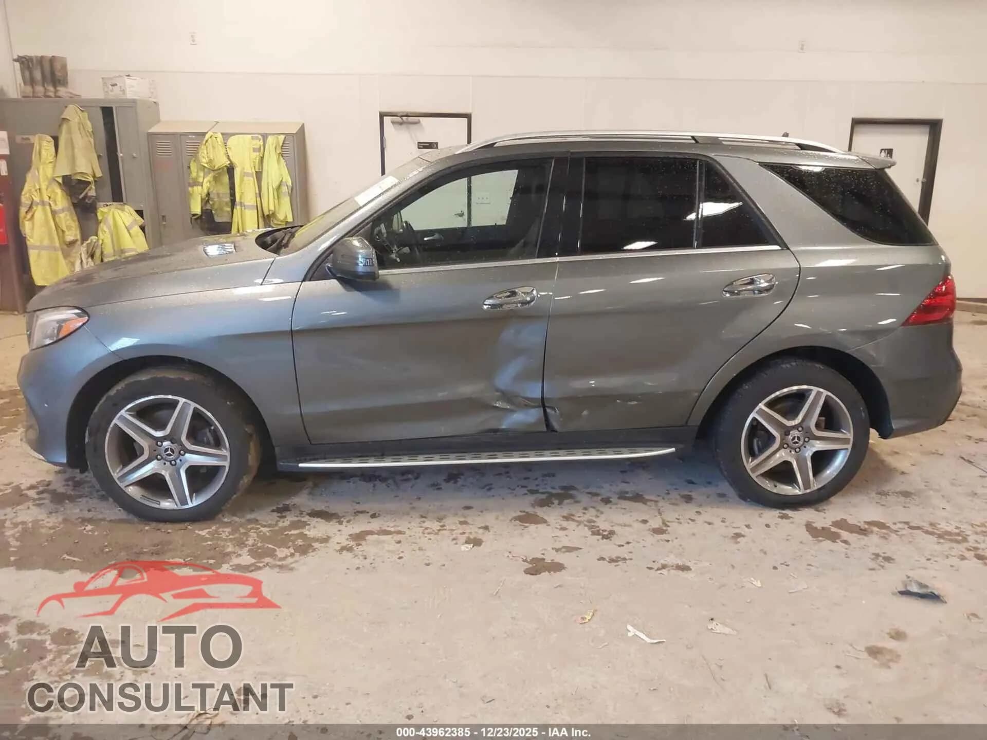 2017 MERCEDES-BENZ GLE 350 Damaged VIN 4JGDA5HB8HA965935 – engine bay 2017 MERCEDES-BENZ GLE 350 Damaged VIN 4JGDA5HB8HA965935 – engine bay
