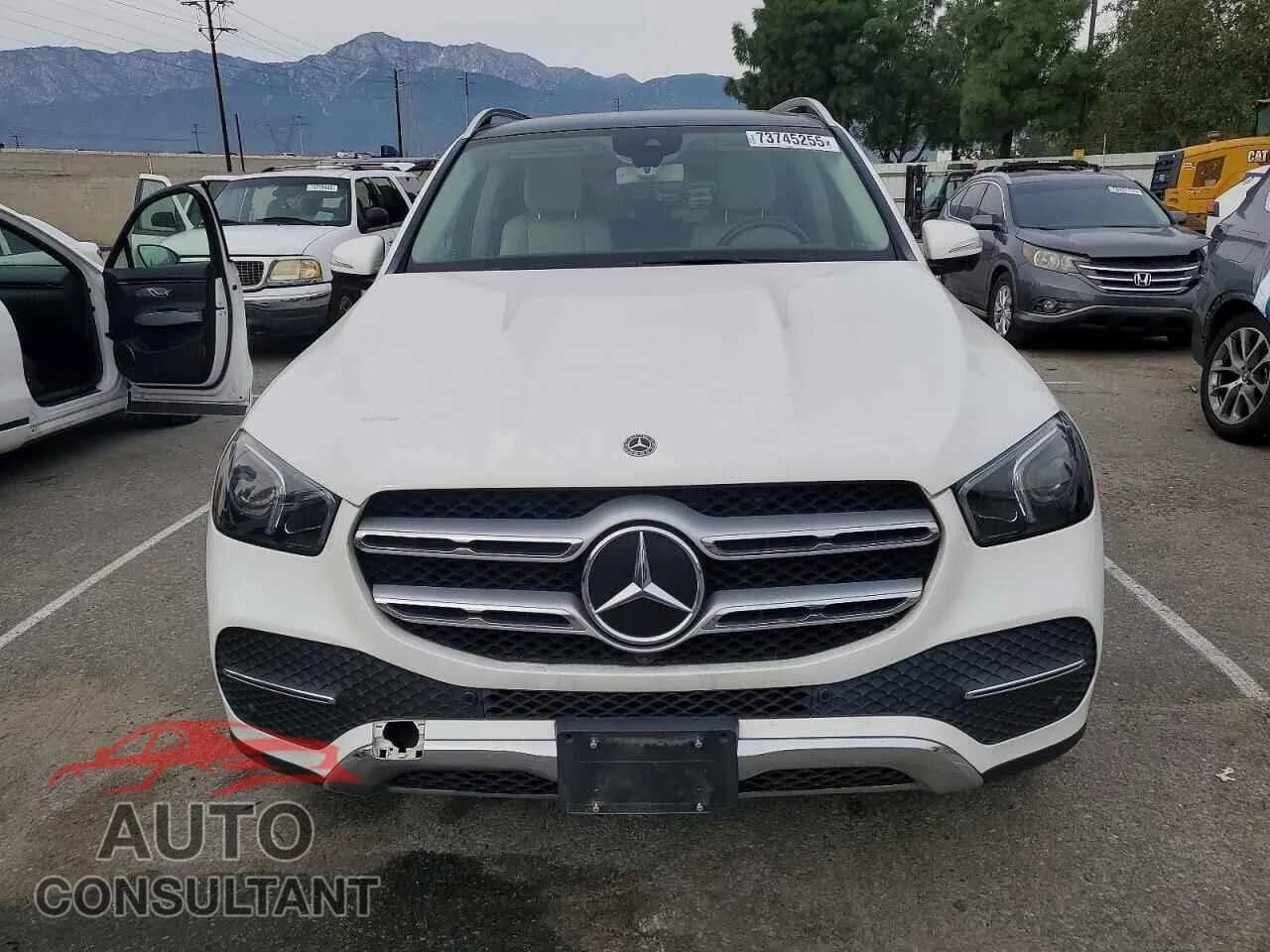 2020 MERCEDES-BENZ GLE-CLASS Damaged VIN 4JGFB4JB2LA233318 – interior seats 2020 MERCEDES-BENZ GLE-CLASS Damaged VIN 4JGFB4JB2LA233318 – interior seats
