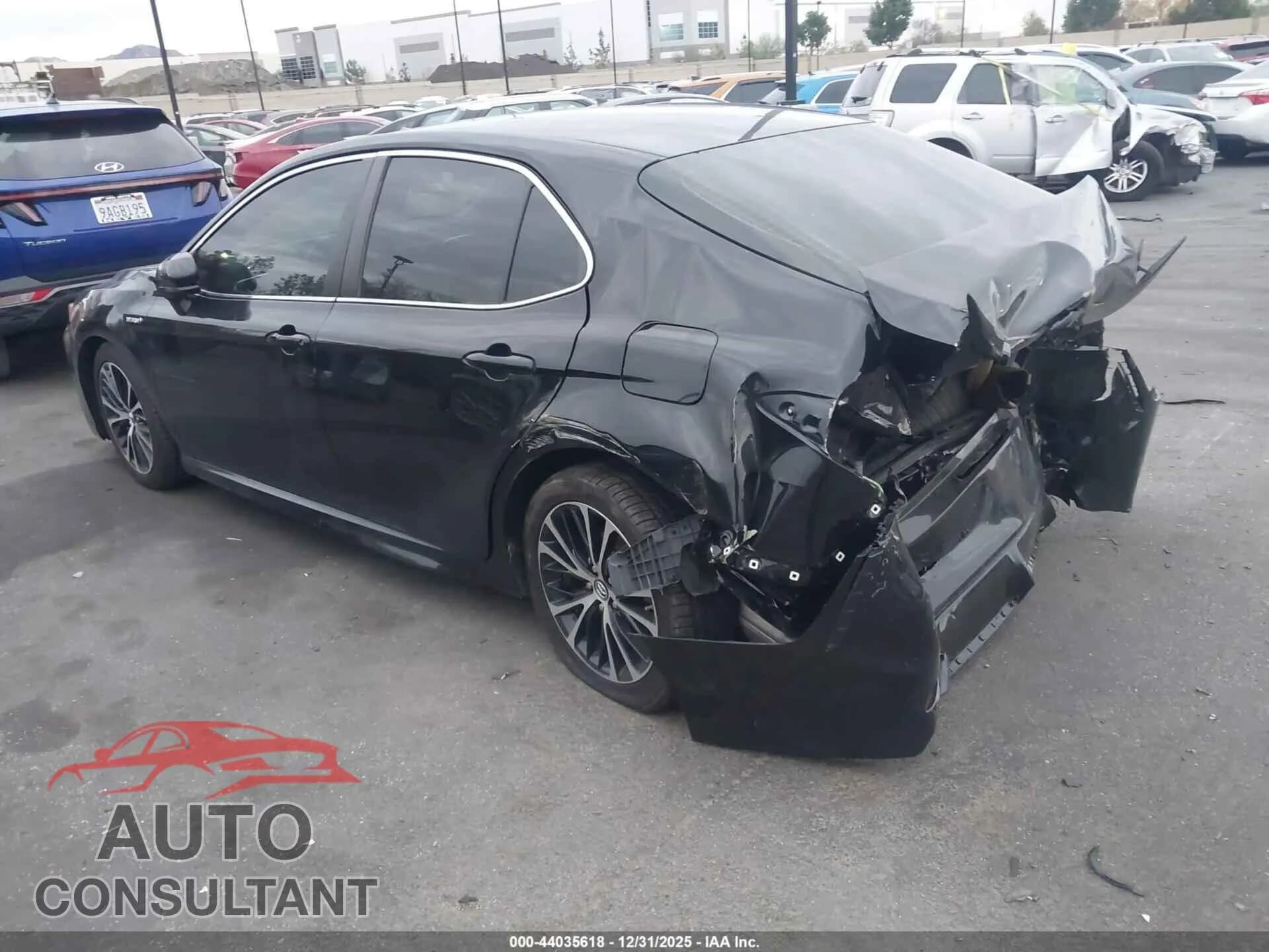 2018 TOYOTA CAMRY HYBRID Damaged VIN 4T1B21HK2JU003647 – side profile 2018 TOYOTA CAMRY HYBRID Damaged VIN 4T1B21HK2JU003647 – side profile