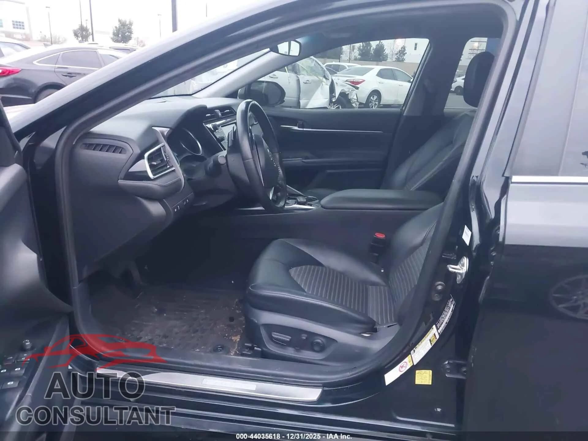 2018 TOYOTA CAMRY HYBRID Damaged VIN 4T1B21HK2JU003647 – interior seats 2018 TOYOTA CAMRY HYBRID Damaged VIN 4T1B21HK2JU003647 – interior seats