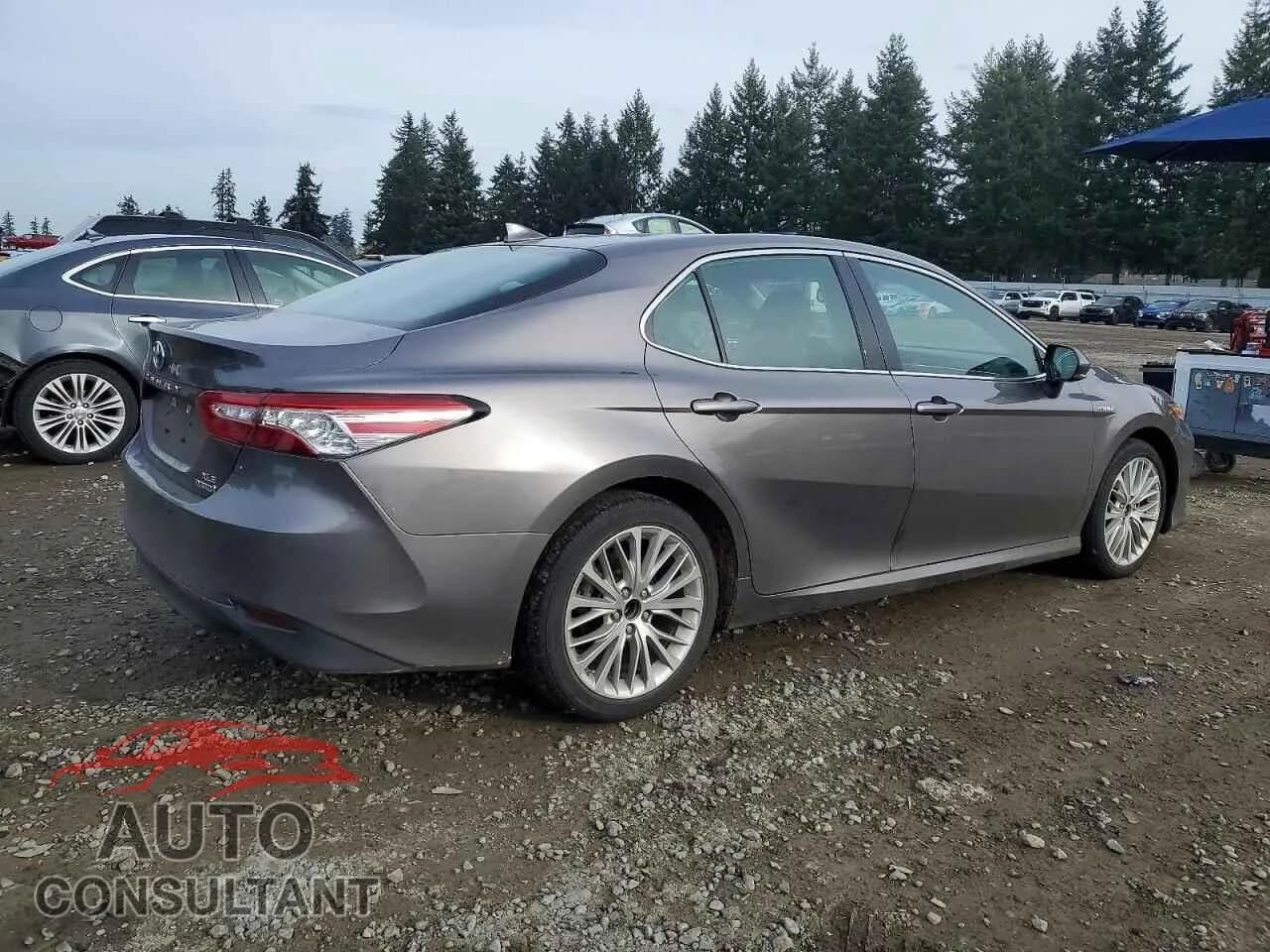 2018 TOYOTA CAMRY Damaged VIN 4T1B21HKXJU503037 – side profile 2018 TOYOTA CAMRY Damaged VIN 4T1B21HKXJU503037 – side profile