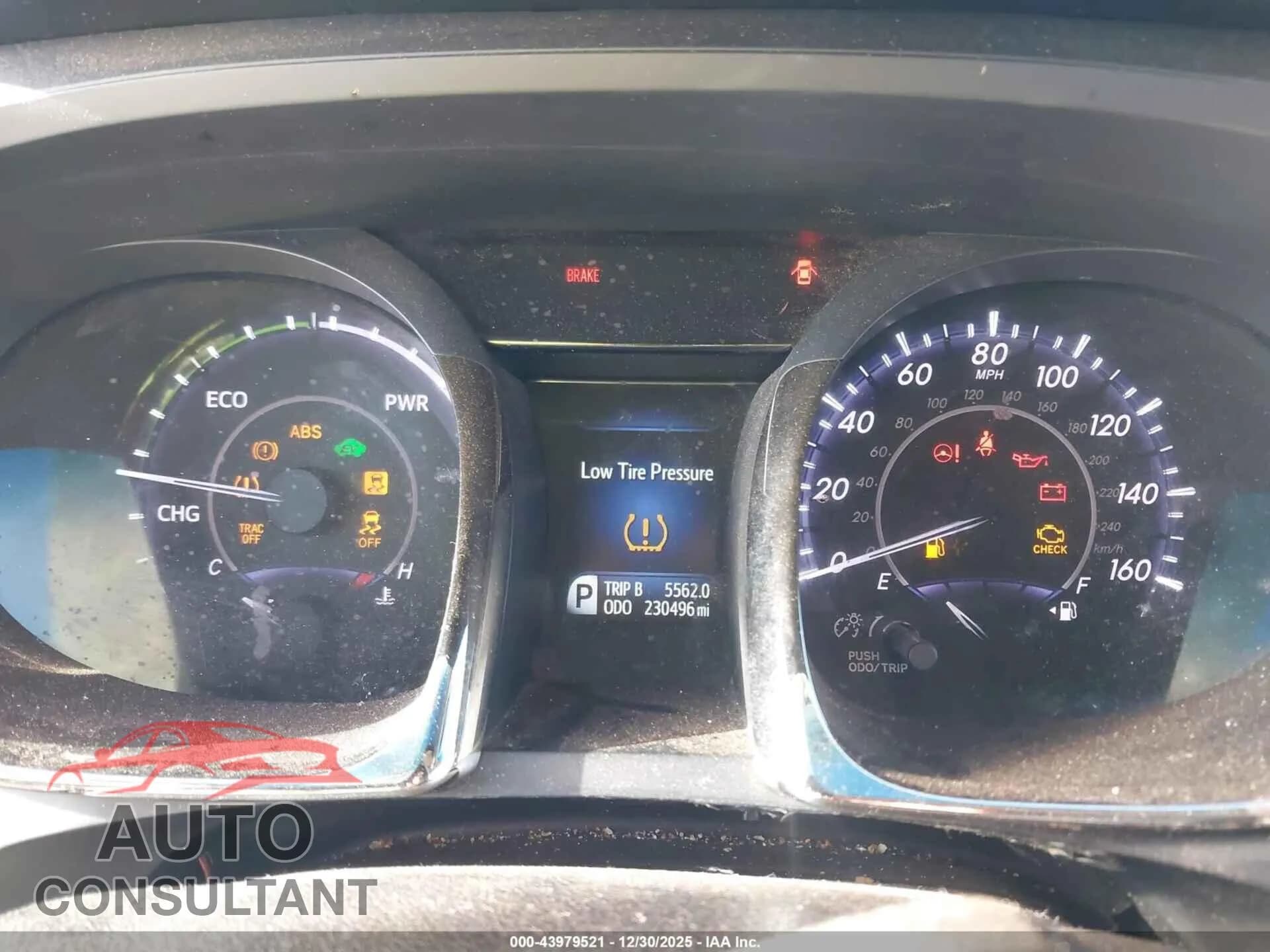 2014 TOYOTA AVALON HYBRID Damaged VIN 4T1BD1EB2EU032439 – exterior detail 2014 TOYOTA AVALON HYBRID Damaged VIN 4T1BD1EB2EU032439 – exterior detail