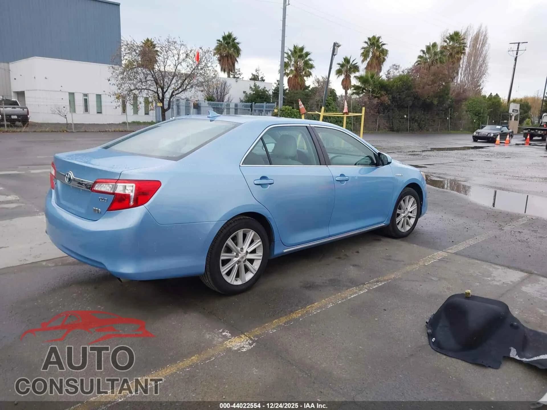 2012 TOYOTA CAMRY HYBRID Damaged VIN 4T1BD1FK1CU007205 – dashboard 2012 TOYOTA CAMRY HYBRID Damaged VIN 4T1BD1FK1CU007205 – dashboard