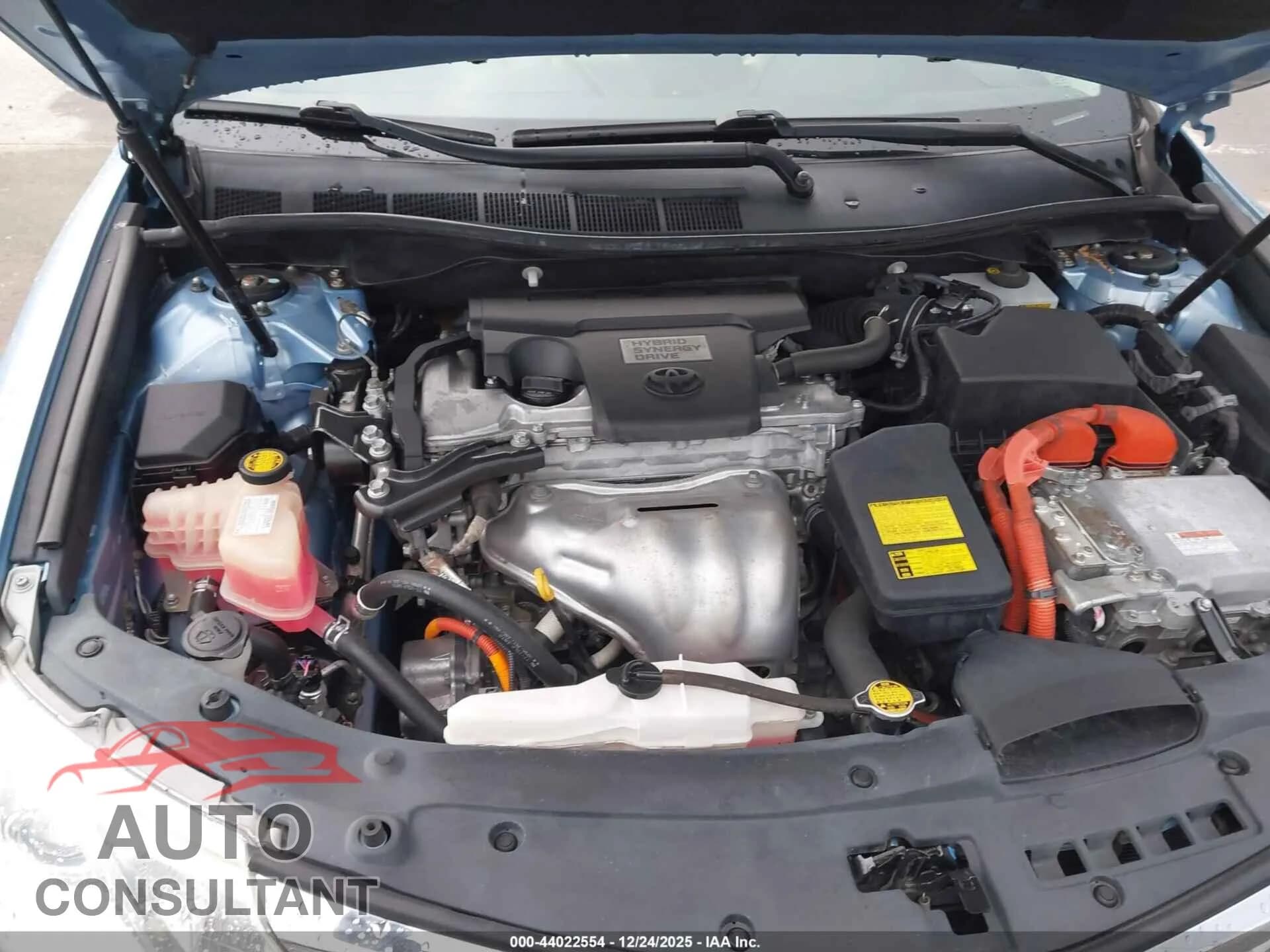 2012 TOYOTA CAMRY HYBRID Damaged VIN 4T1BD1FK1CU007205 – engine bay 2012 TOYOTA CAMRY HYBRID Damaged VIN 4T1BD1FK1CU007205 – engine bay
