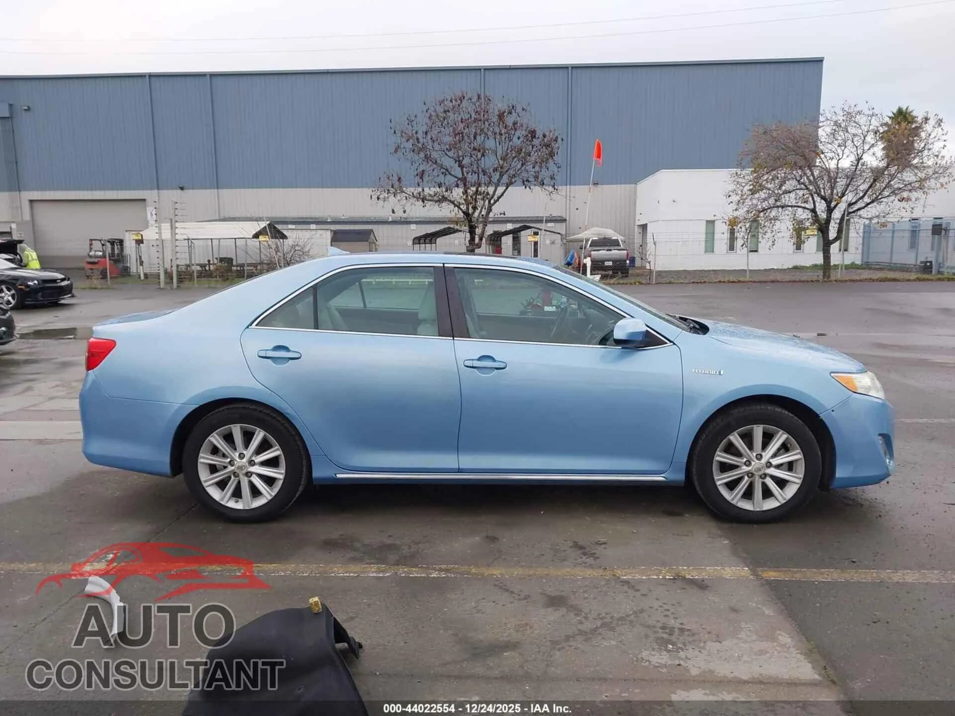 2012 TOYOTA CAMRY HYBRID Damaged VIN 4T1BD1FK1CU007205 – photo 14 2012 TOYOTA CAMRY HYBRID Damaged VIN 4T1BD1FK1CU007205 – photo 14
