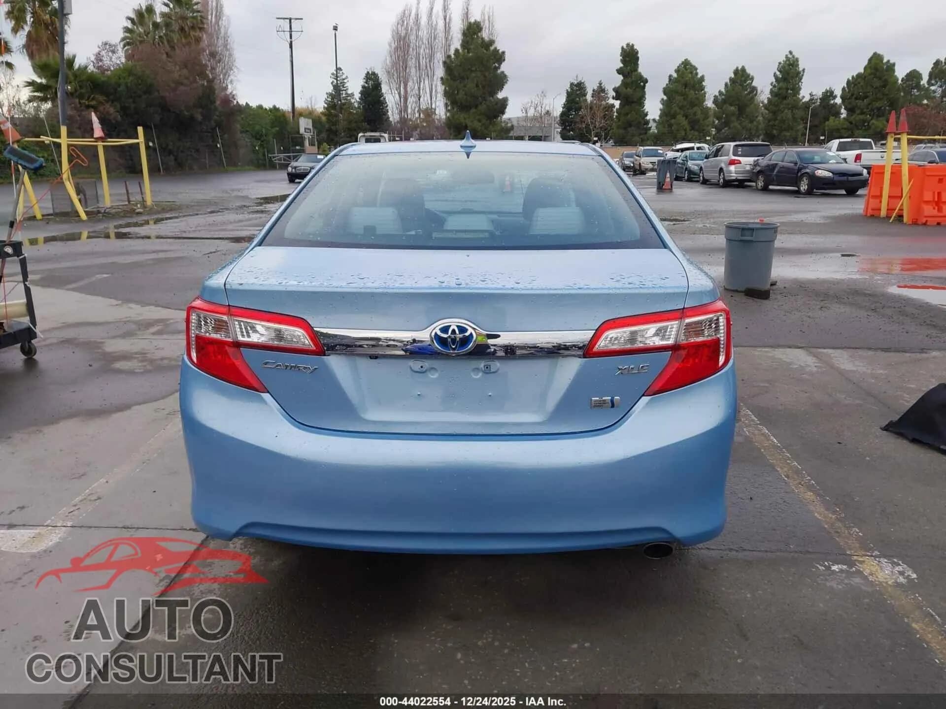 2012 TOYOTA CAMRY HYBRID Damaged VIN 4T1BD1FK1CU007205 – photo 17 2012 TOYOTA CAMRY HYBRID Damaged VIN 4T1BD1FK1CU007205 – photo 17