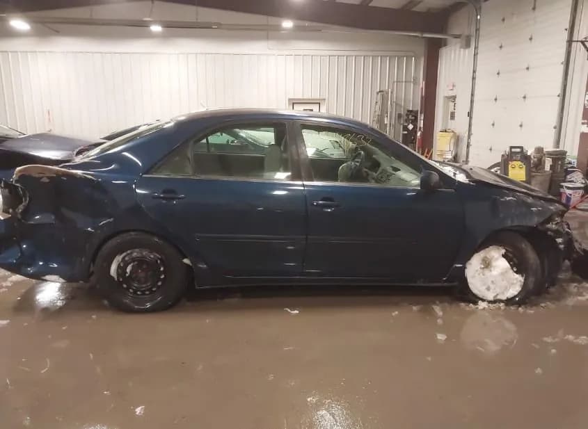 2004 TOYOTA Camry Used VIN 4T1BE32K24U349214 – undercarriage 2004 TOYOTA Camry Used VIN 4T1BE32K24U349214 – undercarriage